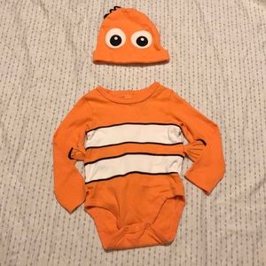 Disney Baby Finding Nemo Bodysuit and Hat Set